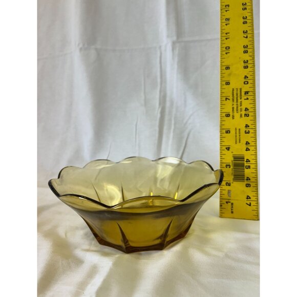 Vintage Amber Glass Scalloped Edge Bowl Decorative Dish 7" Diameter - Picture 2 of 2